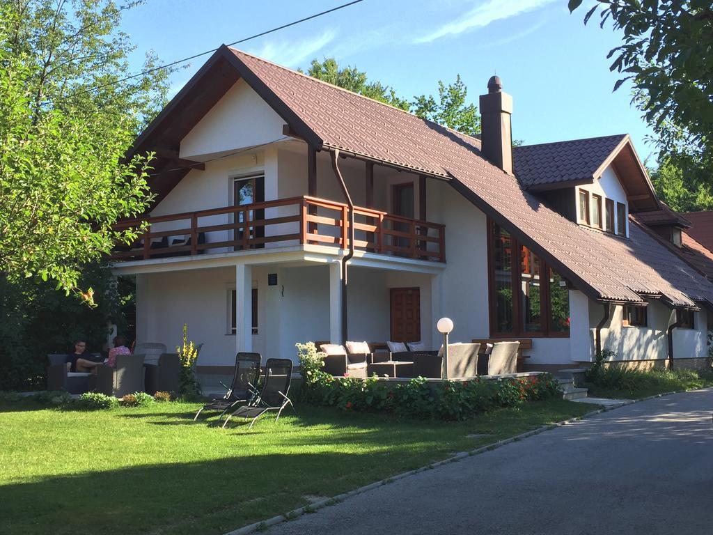 House Samardzic Hotell Jezerce Eksteriør bilde