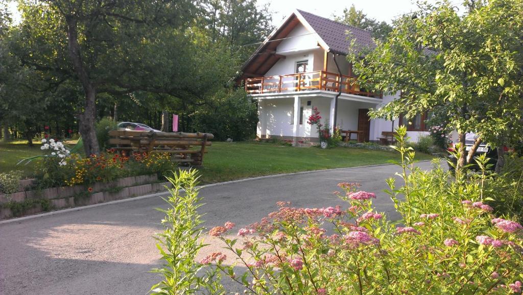 House Samardzic Hotell Jezerce Eksteriør bilde